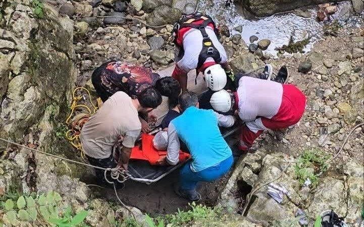 سقوط خودرو به رودخانه در جنگل سوتراش؛ ۹ سرنشین مصدوم شدند
