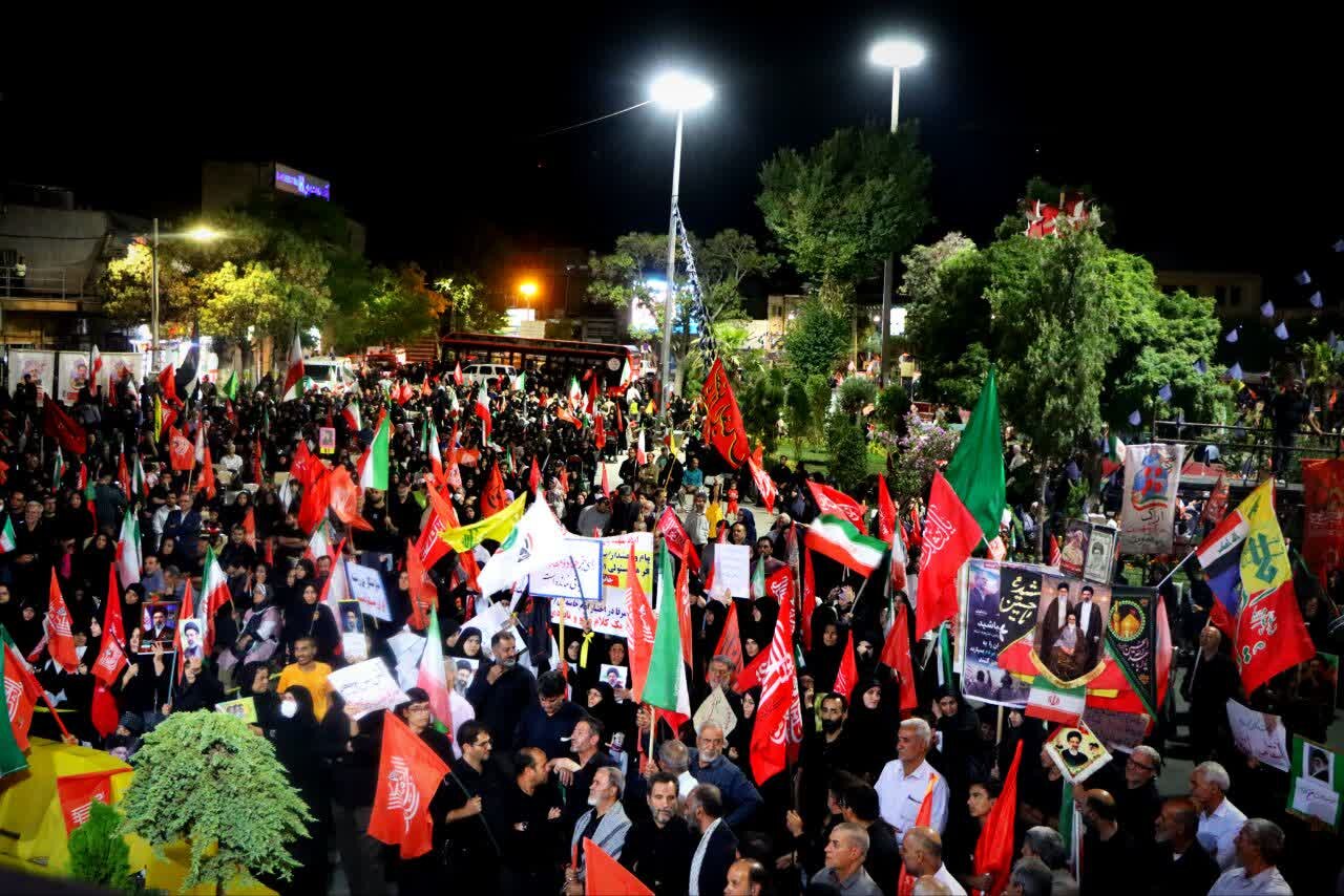 ویدئو؛ ادامه میدان‌داری مردم دیار آفتاب در شب‌های بیعت با رهبری