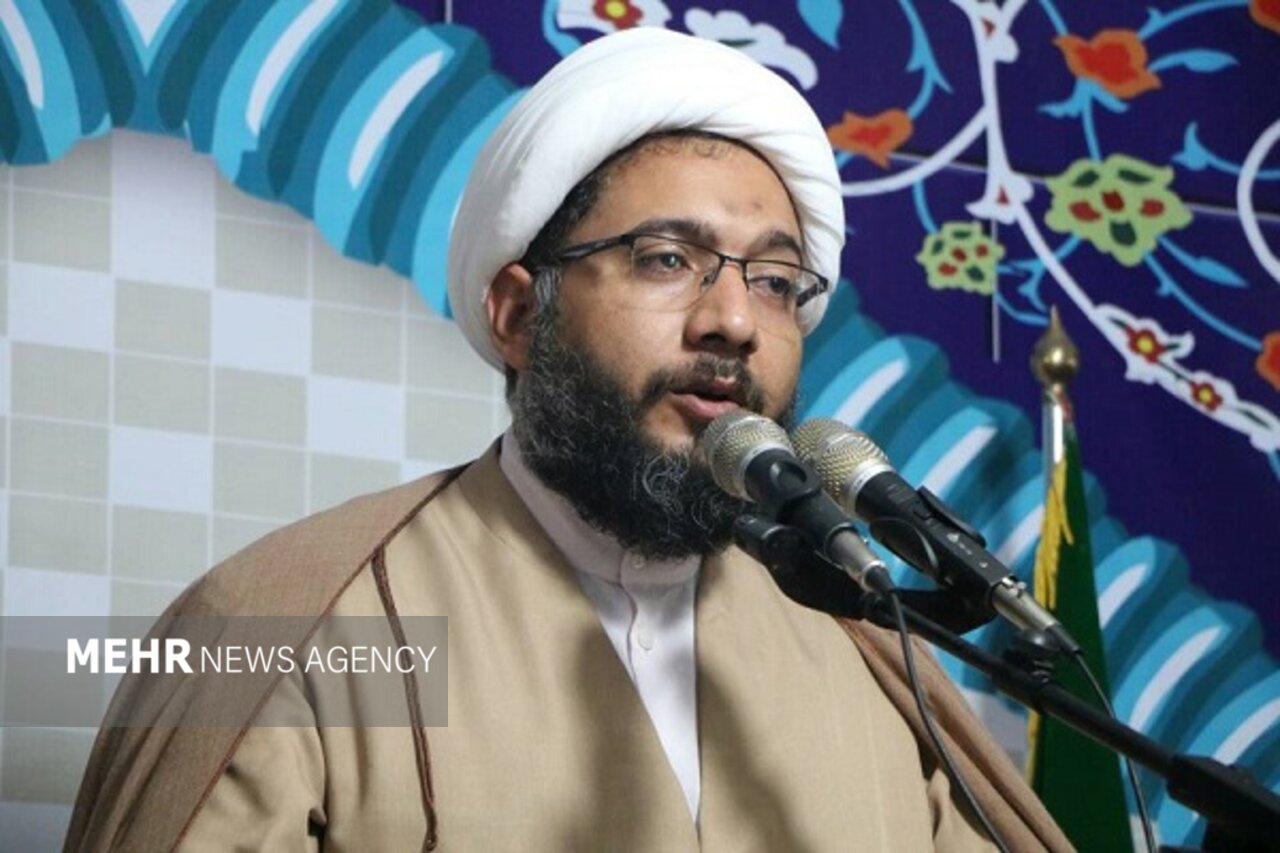 امام جمعه حاجی‌آباد: گرانی بنزین به کاهش مصرف نمی‌انجامد؛ نخست حمل‌ونقل عمومی را توسعه دهید