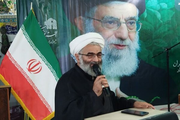 امام‌جمعه نهاوند: جهل رفتاری خطرناک‌تر از بی‌سوادی است/ رسانه‌ها ابزار جاهلیت مدرن شده‌اند