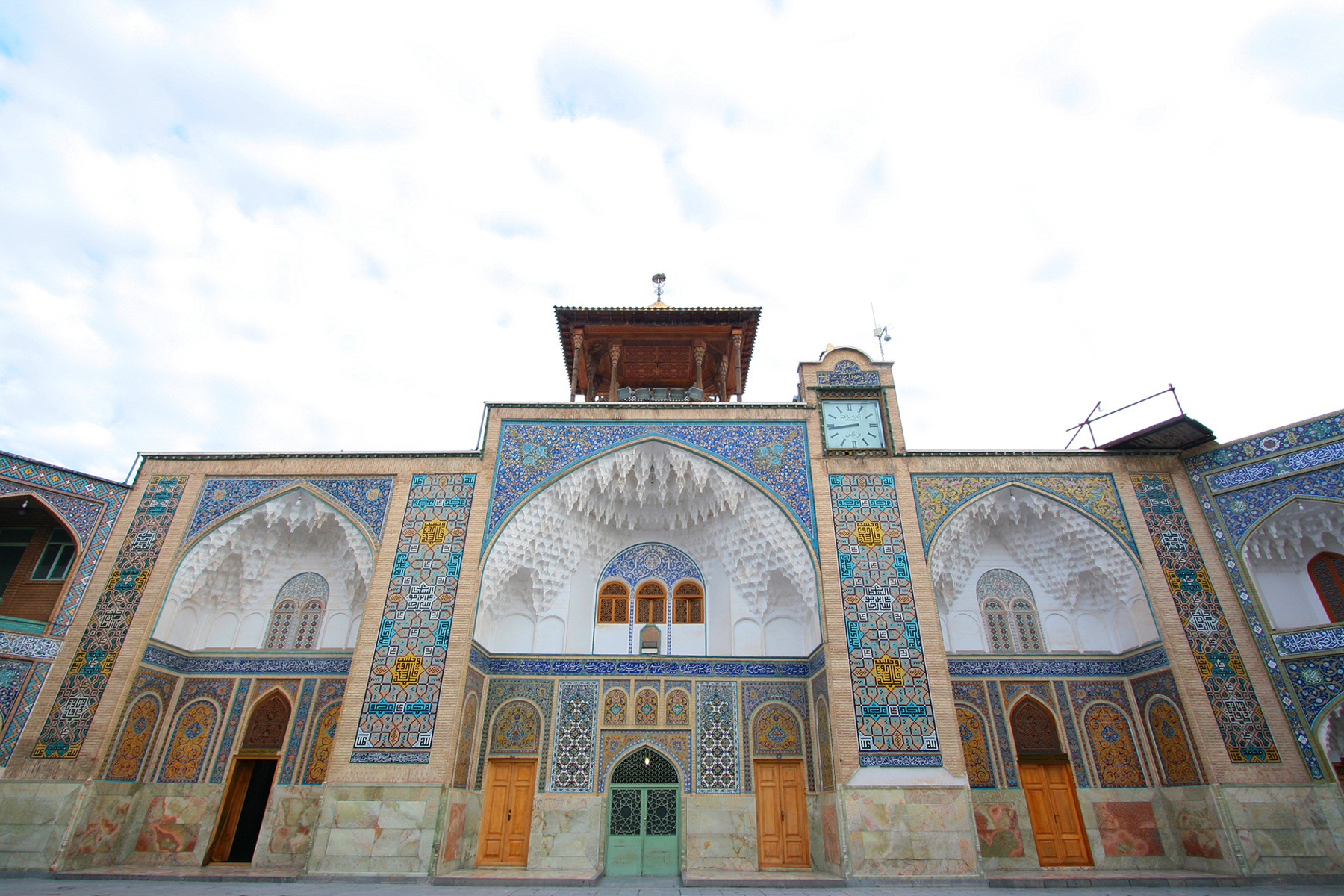 «حرمِ خواهر، سوگِ برادر»؛ قم چگونه شب شهادت امام رضا(ع) را آیین میکند؟