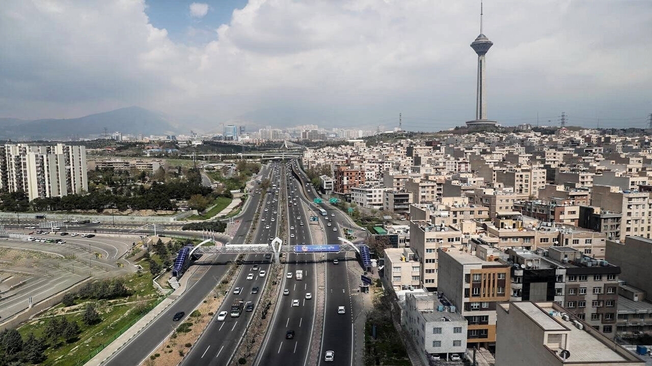 ثبت شاخص ۷۶ برای هوای تهران؛ وضعیت هوا برای عموم سالم ارزیابی شد