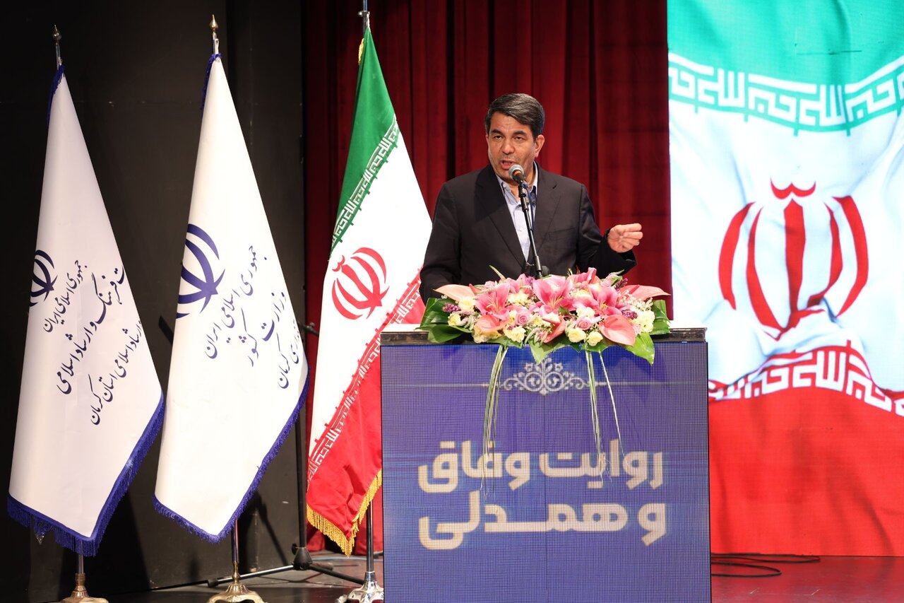 استاندار کرمان: نقد پیونددهنده مسئولان با جامعه است؛ هیچ‌گاه از خبرنگاران تعریف نخواسته‌ایم