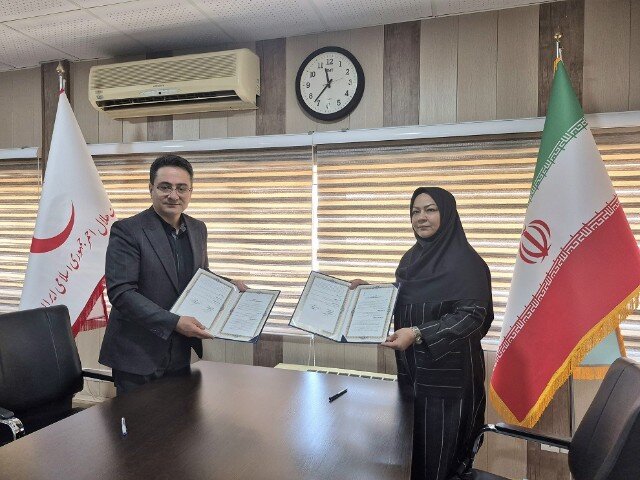 تفاهم‌نامه سه‌ساله کتابخانه‌های عمومی و هلال احمر کردستان امضا شد