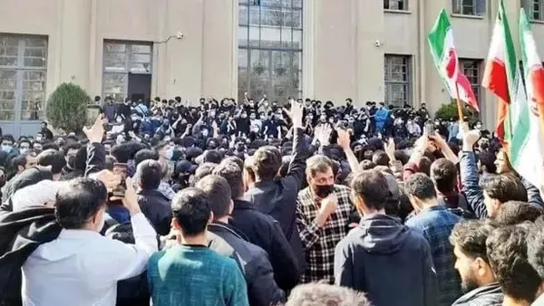دانشجوی سابق دانشگاه شریف از تحصیل در تمام دانشگاه‌های کشور محروم شد