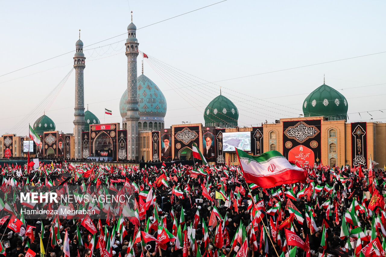 اجتماع بیش از ۱۵۰۰ بسیجی در مسجد جمکران همزمان با آغاز امامت امام مهدی(عج)