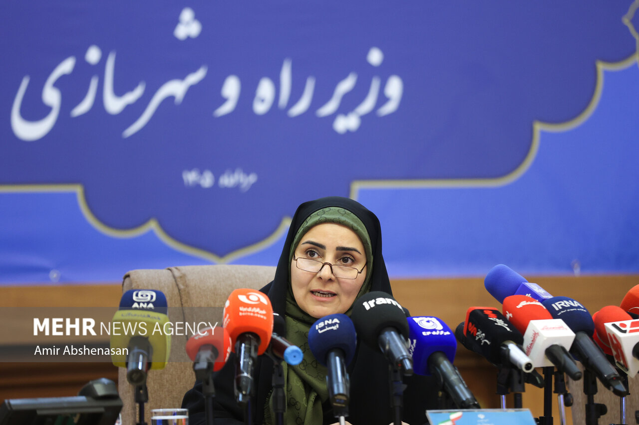 وزیر راه و شهرسازی با اصحاب رسانه گفت‌وگو کرد