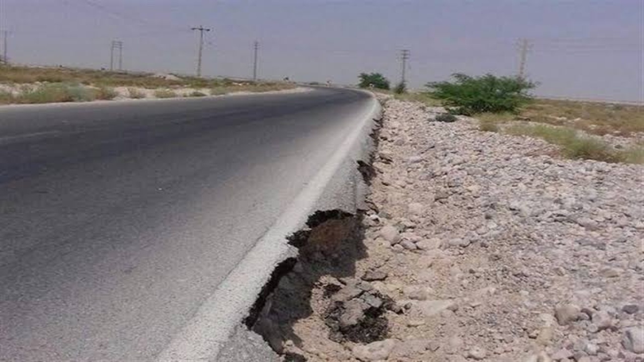 حال ناخوش عابران پیاده در جاده پرخطر کرمان؛ زیرگذری ساخته نشد