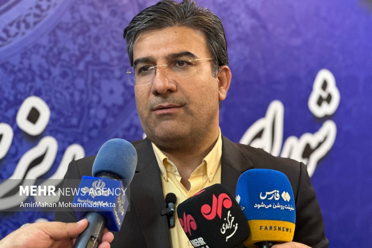 بازدید استاندار تهران از نیروگاه‌های خورشیدی ۱۱۲ مگاواتی ملارد؛ رفع موانع در دستور کار قرار گرفت