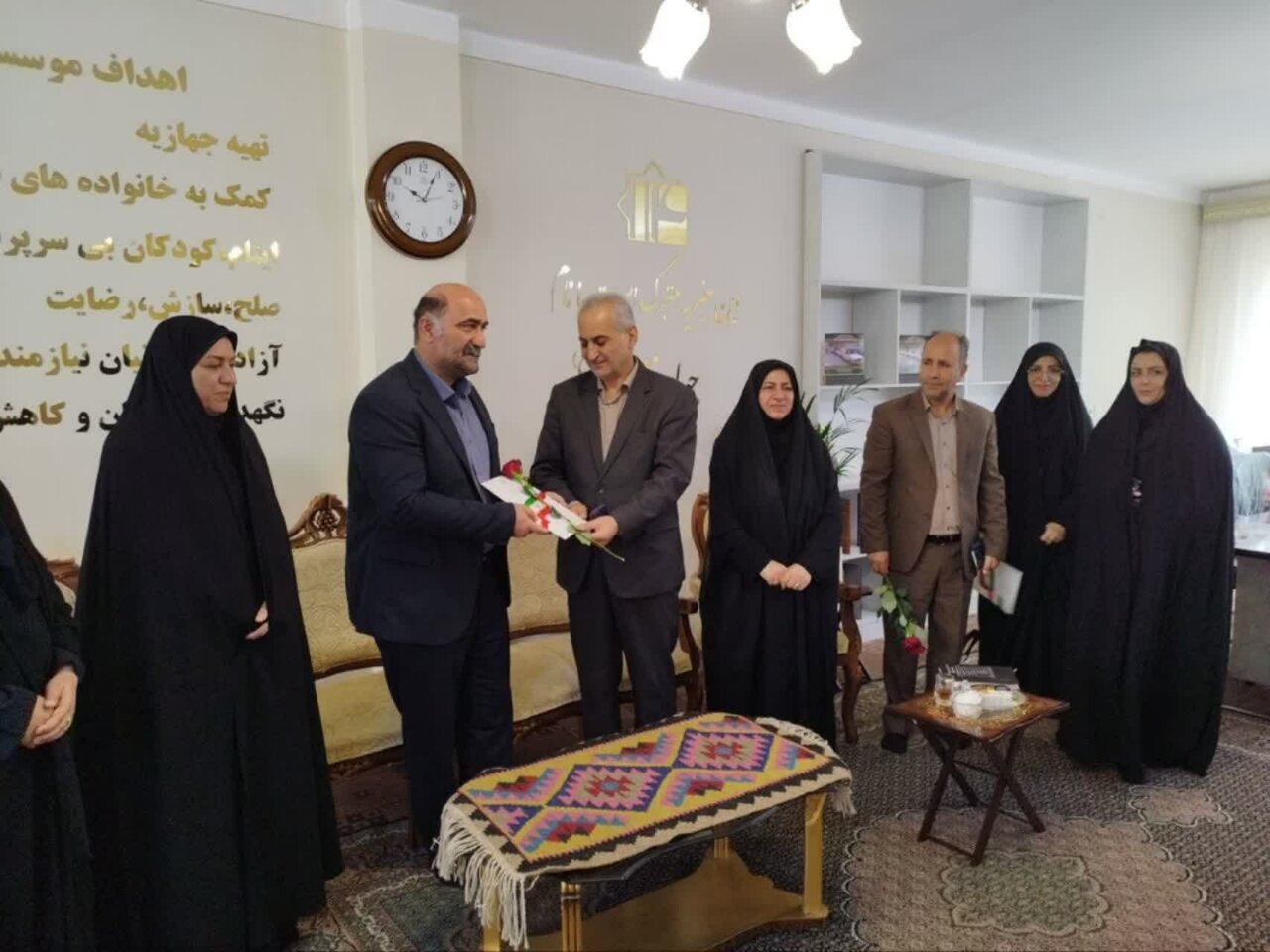 استانداری اردبیل بر لزوم ساماندهی مؤسسات خیریه و جلوگیری از موازی‌کاری تأکید کرد
