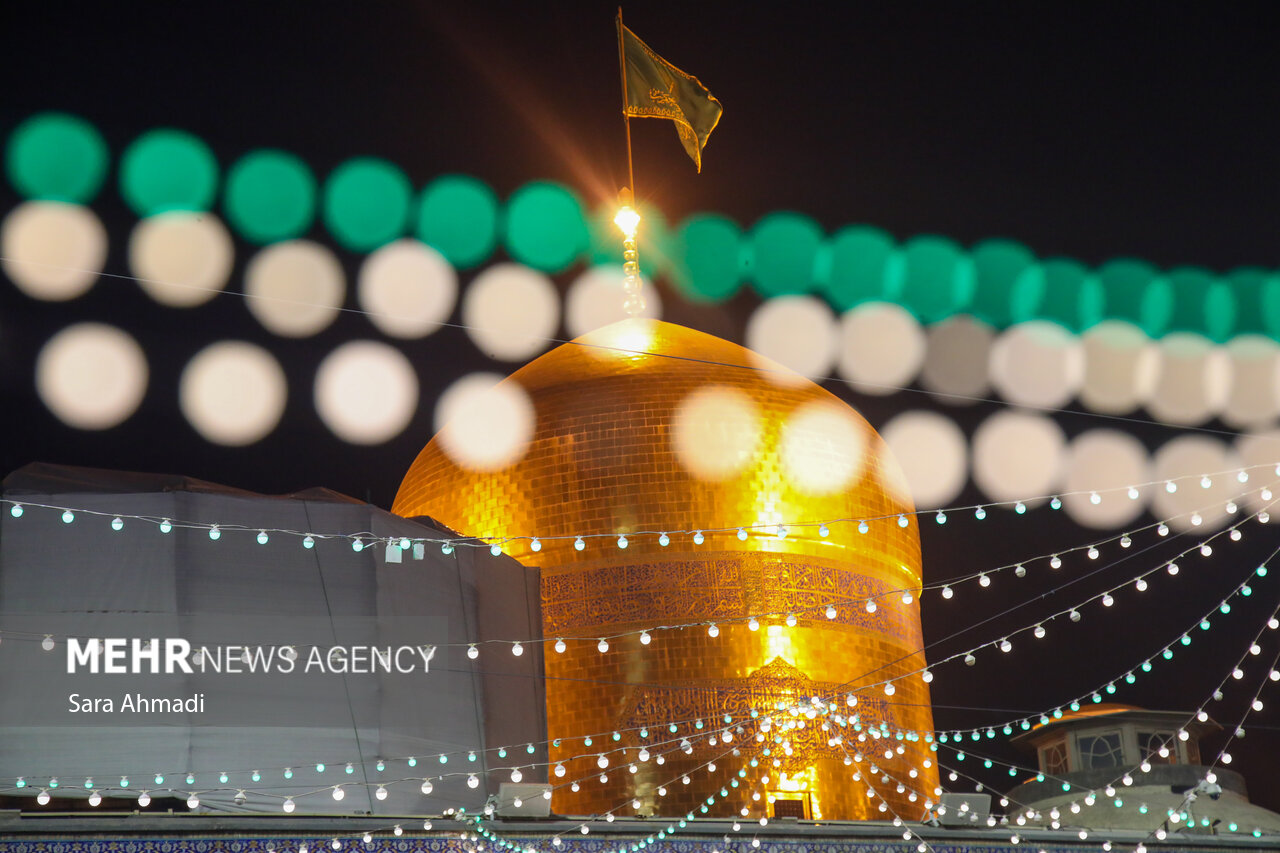 مراسم چهلمین روز تدفین رهبر شهید و خانواده‌شان در حرم امام رضا(ع) برگزار شد