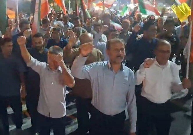 همبستگی مردم آبدان بوشهر با نظام و نیروهای مسلح در تجمع شبانه