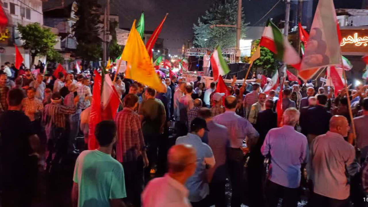 صحنه‌هایی از اجتماعات مردمی در میدان‌های تنکابن