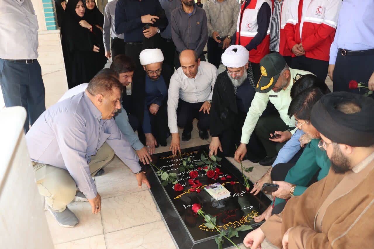 فرماندار دشتی: شعار «دولت پای کار مردم» رویکرد خدمت‌گزاری را تبیین می‌کند