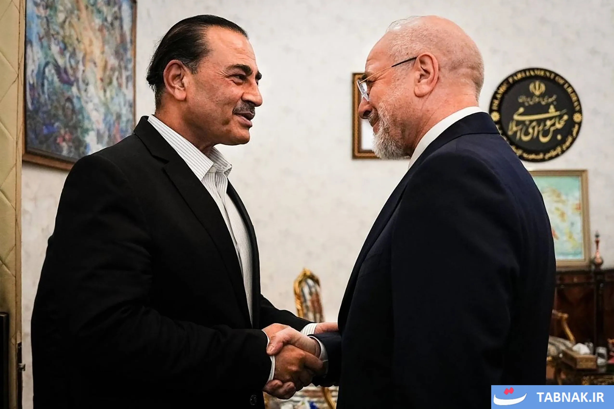 دیدار فرمانده ارتش پاکستان با رئیس مجلس: تأکید قالیباف بر پایبندی آمریکا به تفاهم‌نامه اسلام‌آباد