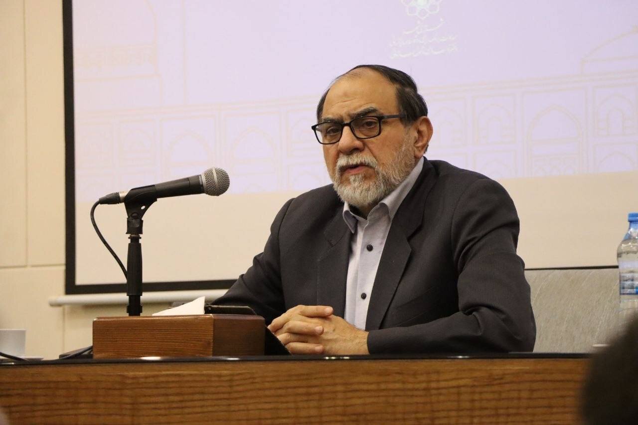 هشدار عضو شورای عالی انقلاب فرهنگی: مسئولان متدین ما فاقد بصیرت هستند