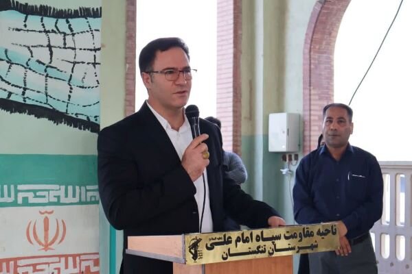 آیین تجدید میثاق با شهدا در گلزار اهرم همزمان با هفته دولت برگزار شد