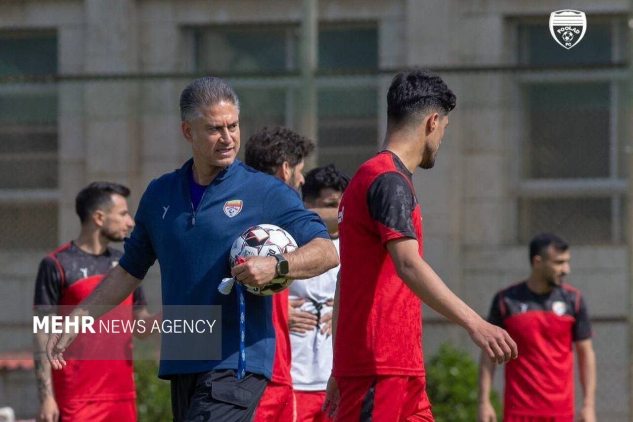 سرمربی فولاد خوزستان: از رفتار هواداران در بازی با نفت آبادان عذرخواهی می‌کنم