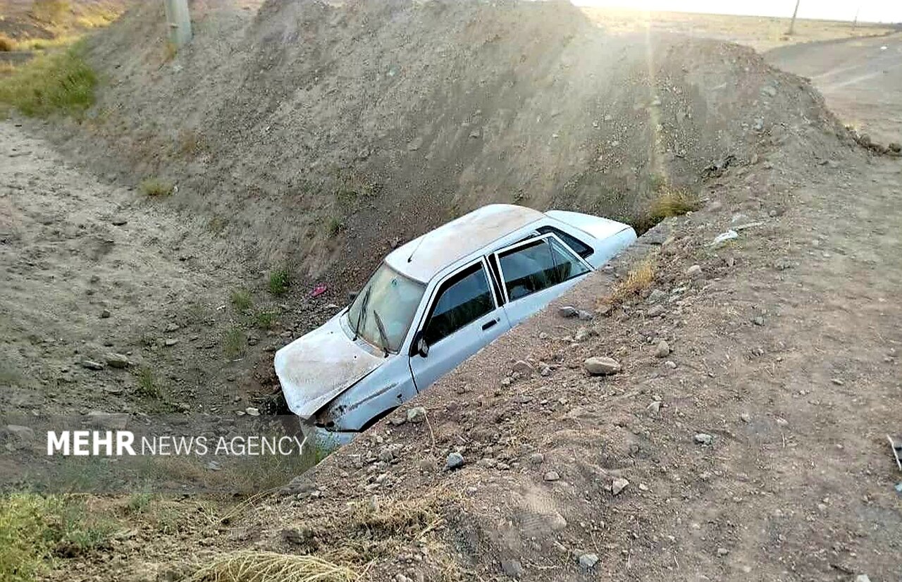تصادف سمند و پراید در محور سرابله ایلام؛ ۴ نفر مصدوم شدند