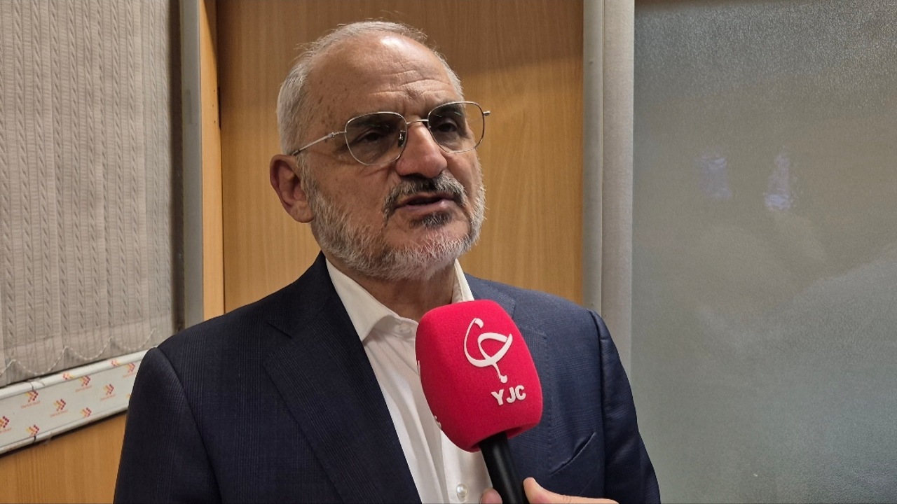 حاجی‌میرزایی: سهمیه بنزین قطعاً کاهش می‌یابد؛ قیمت خارج از سهمیه هنوز مشخص نیست