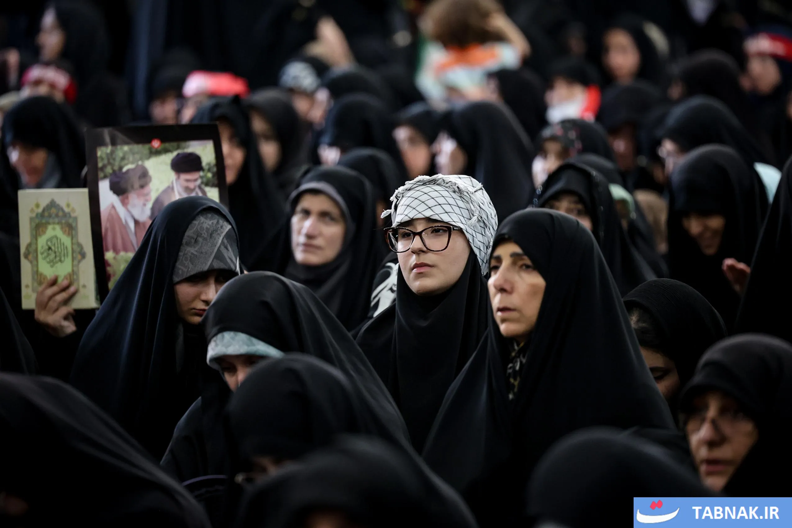 حضور دانشجویان و اساتید در مراسم