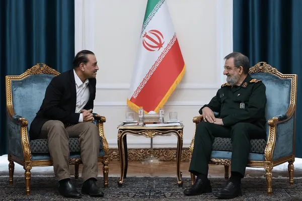 رضایی به عاصم منیر: ایران در صورت تشدید تنش به جنگ ادامه خواهد داد