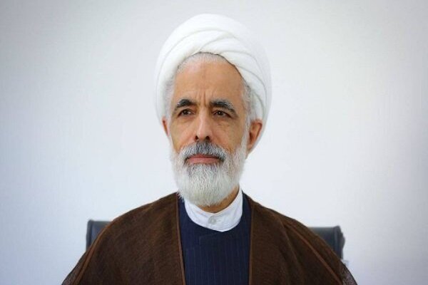معاون حقوقی رئیس‌جمهور: واگذاری اختیارات به استان‌ها فرآیند اجرای طرح‌ها را تسریع می‌کند