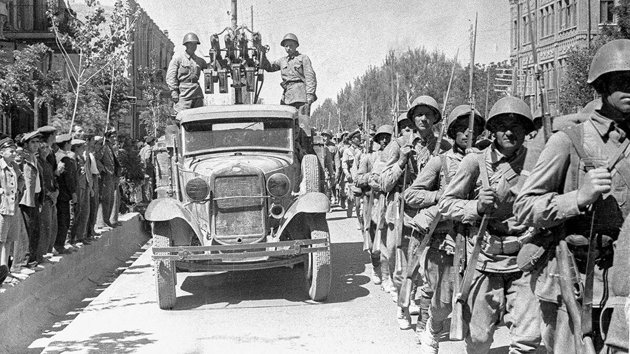 اشغال ایران در جنگ جهانی دوم: از فروپاشی ارتش پهلوی تا فاجعه اقتصادی و سیاسی
