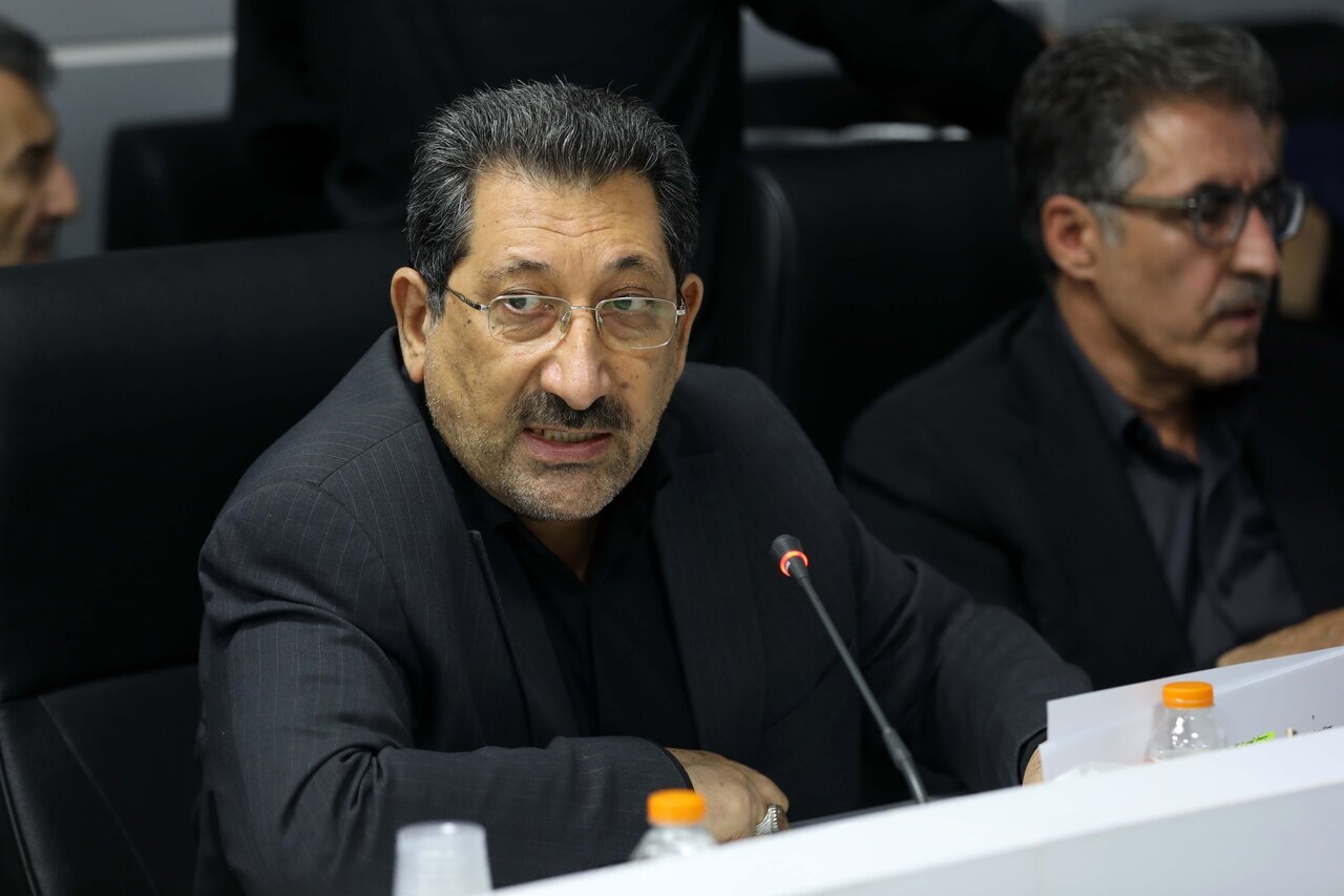اتابک به مناسبت هفته دولت به اصفهان سفر کرد؛ افتتاح دو پروژه و دیدار با فعالان اقتصادی