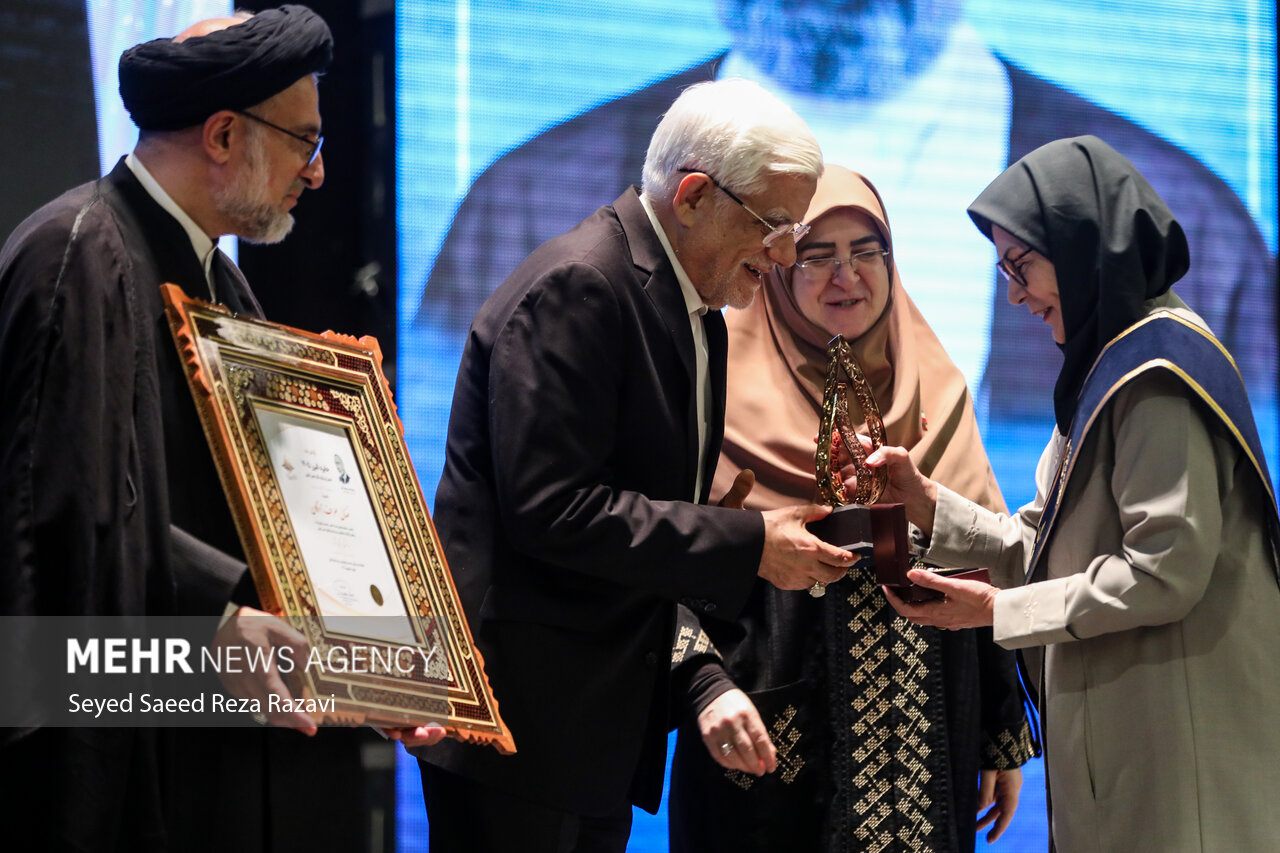 معاون اول رئیس جمهور در همایش بزرگداشت پژوهشگران برتر حاضر شد