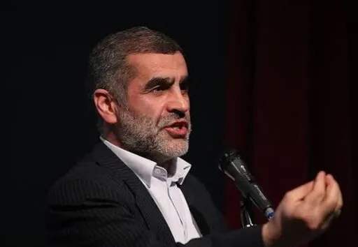 نایب رئیس مجلس تأکید کرد: افزایش قیمت بنزین در دستور کار نیست