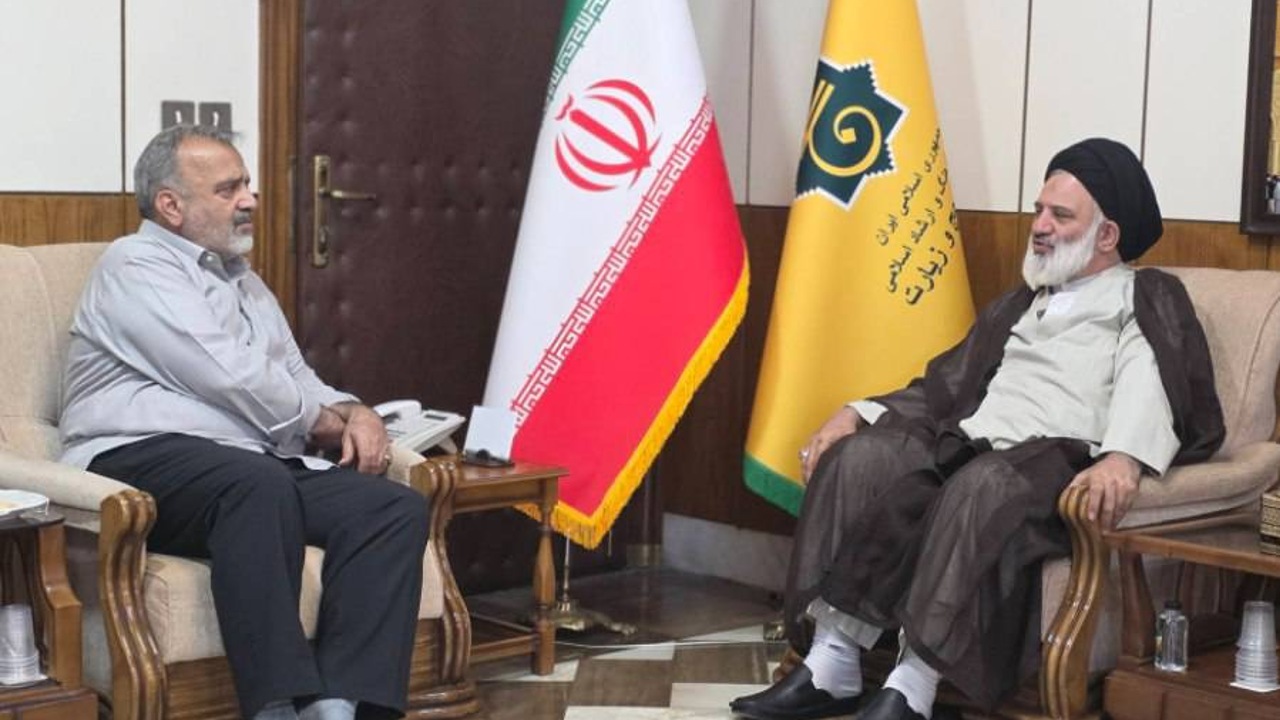 دیدار رئیس ستاد عمره و عتبات دانشگاهیان با رئیس سازمان حج و زیارت برای برنامه‌ریزی اعزام‌های جدید