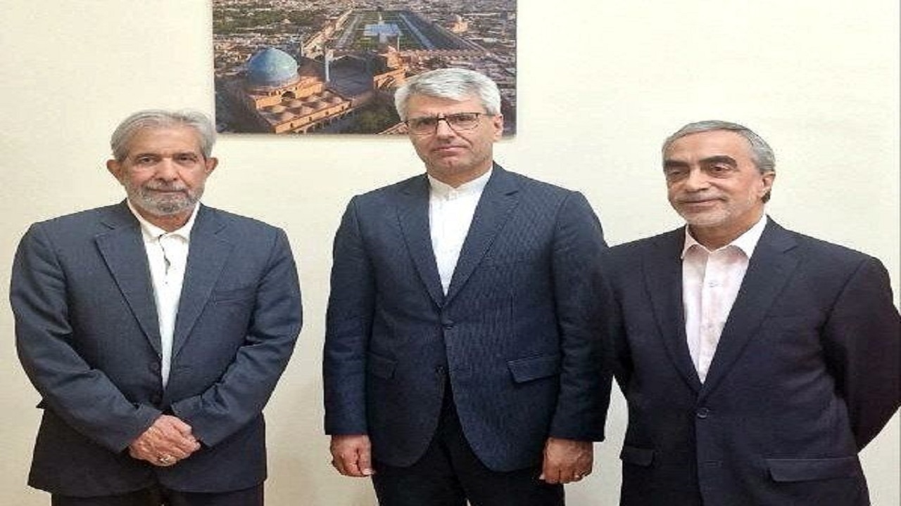 بهره‌گیری از تجربه پیشکسوتان دیپلماسی؛ بقائی با سفرای سابق ایران در فرانسه دیدار کرد