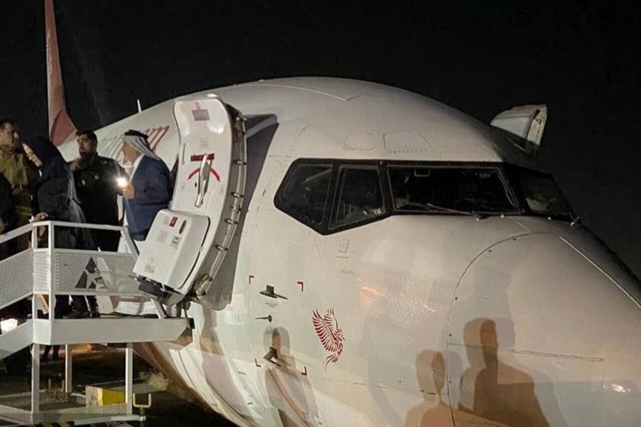هواپیمای سپهران در فرودگاه مشهد از باند خارج شد / هیچ مصدومی گزارش نشده است