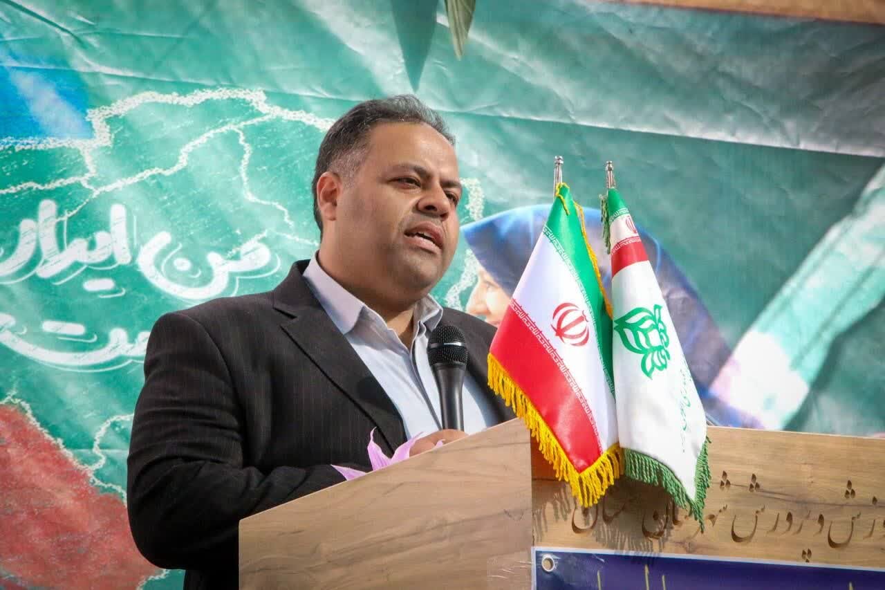 ۳۳ دانش‌آموز مستعد خانواده‌های تحت حمایت کمیته امداد سمنان راهی مدارس برتر شدند