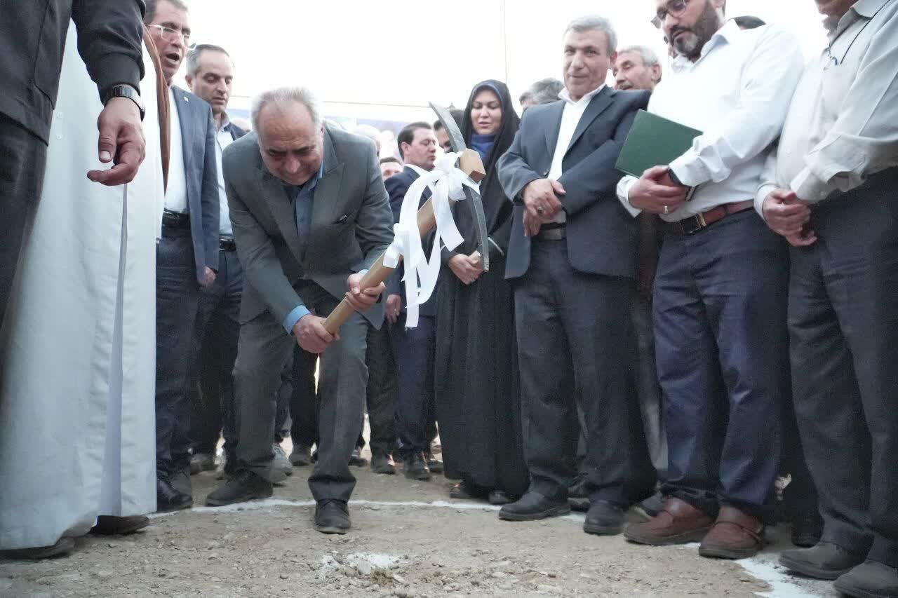 کلنگ‌زنی و بهره‌برداری از چندین طرح عمرانی و صنعتی در جنوب آذربایجان شرقی