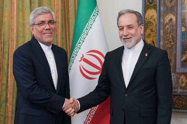 عراقچی به سفیر تازه‌منصوب ایران در مینسک: همکاری‌های اقتصادی و فناورانه را در اولویت قرار دهید