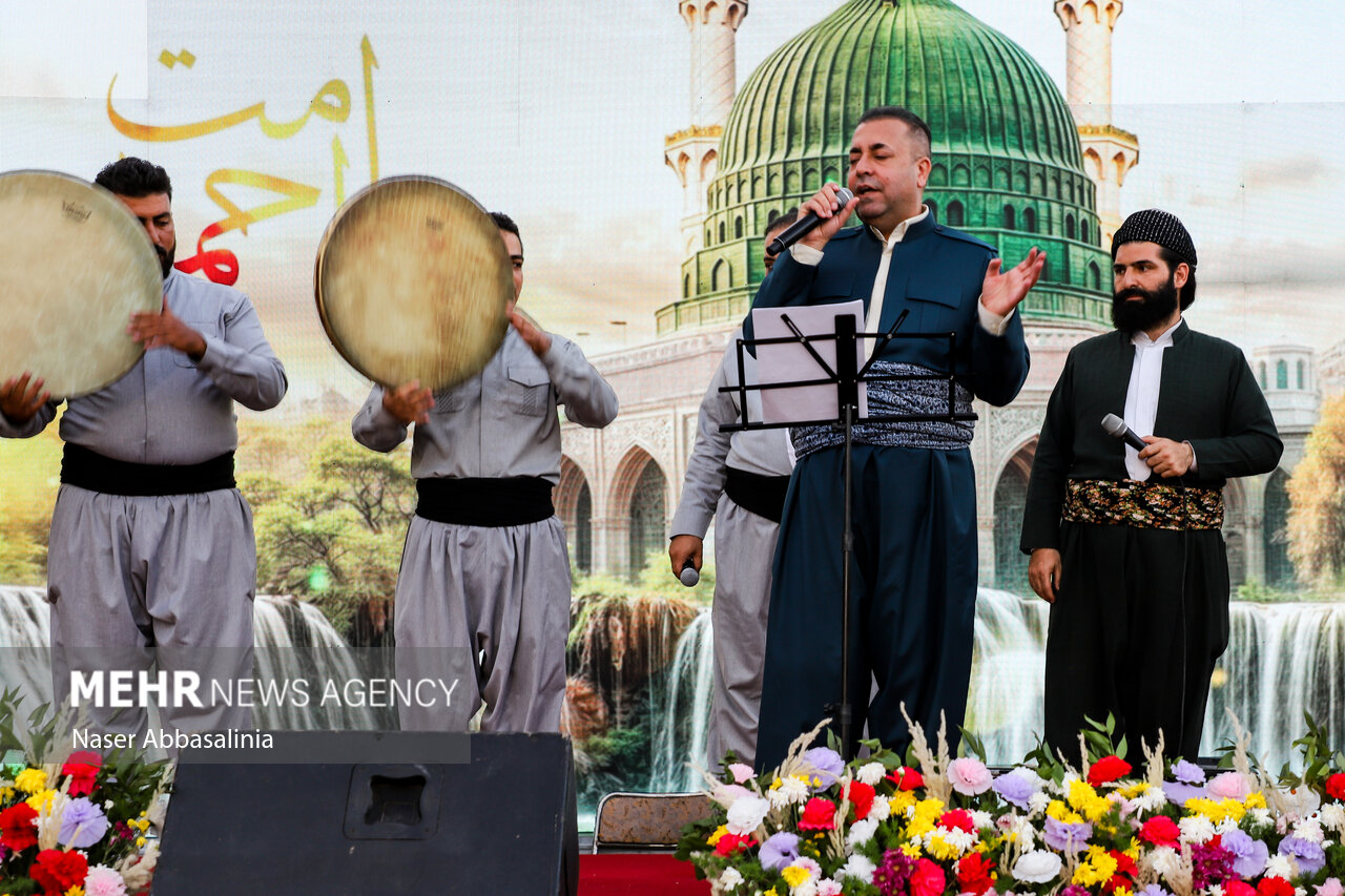 جشن بزرگ «امت احمد(ص)» در جوانرود با حضور پرشور مردم برگزار شد