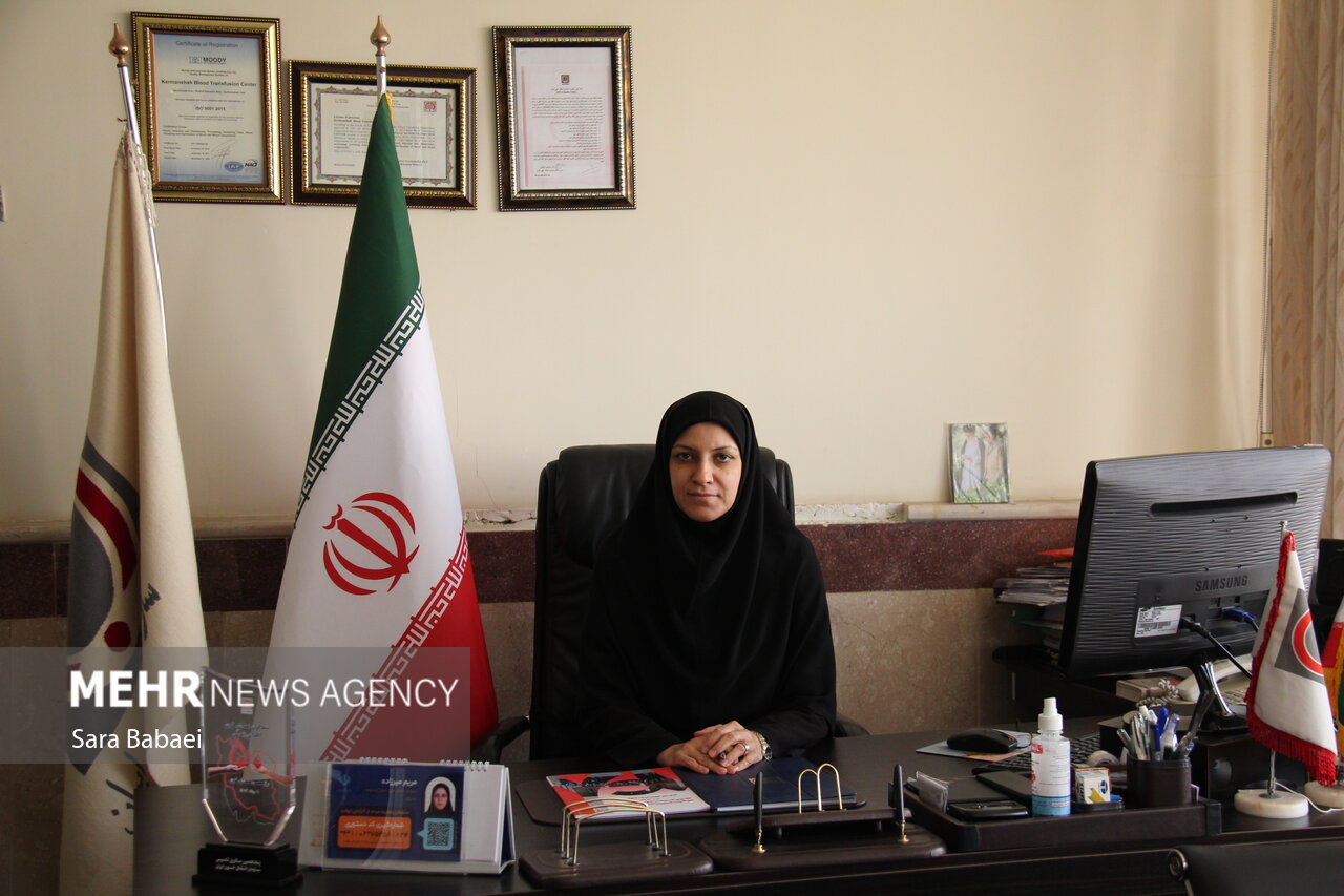 حضور تیم سیار جمع‌آوری خون در کنگاور برای تأمین نیاز بیماران