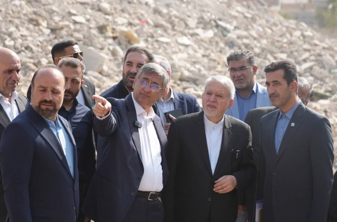 وزیر میراث فرهنگی: طرح‌های گردشگری فلک‌الافلاک چهره لرستان را تغییر می‌دهد