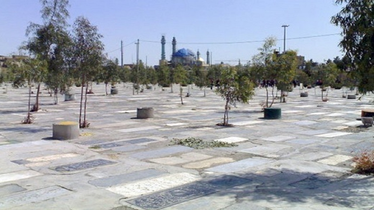 فقر فضای سبز در اطراف حرم معصومه(س)؛ بهانه‌ای برای بازنگری در آرامستان تاریخی قم