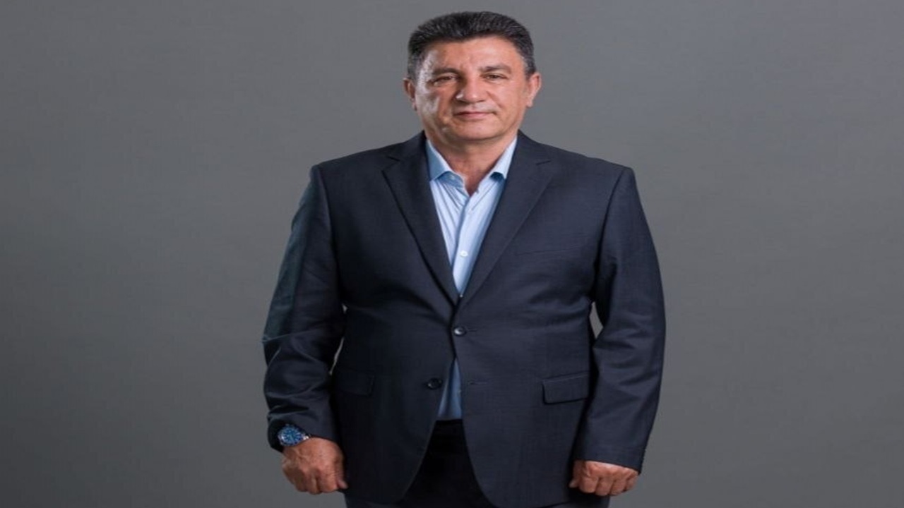قلعه‌نویی قراردادش را تمدید کرد؛ فدراسیون رقم واقعی را اعلام کند