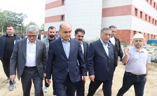 بازدید معاون اجرایی رئیس‌جمهور از بیمارستان لاکان رشت