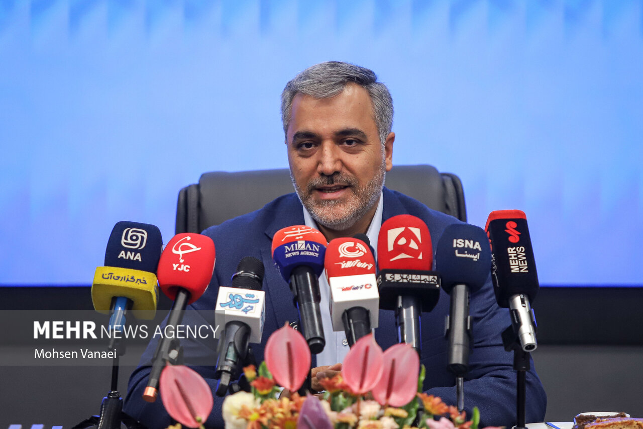 گودرزی در نشست خبری برج میلاد از عملکرد معاونت خدمات شهری و محیط زیست گزارش داد