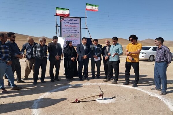 عملیات ساخت نیروگاه خورشیدی ۴۰ کیلوواتی در روستای محمدآباد رزن آغاز شد