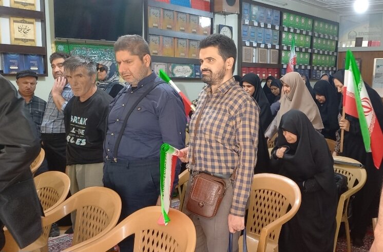 تجمع روشندلان قرآنی اصفهان و قرائت میثاق‌نامه حمایت از مقام معظم رهبری