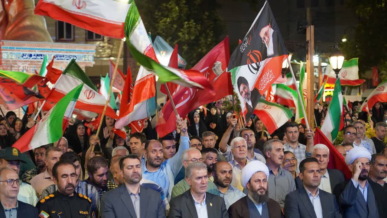 حضور مردم خوی در خیابان‌ها