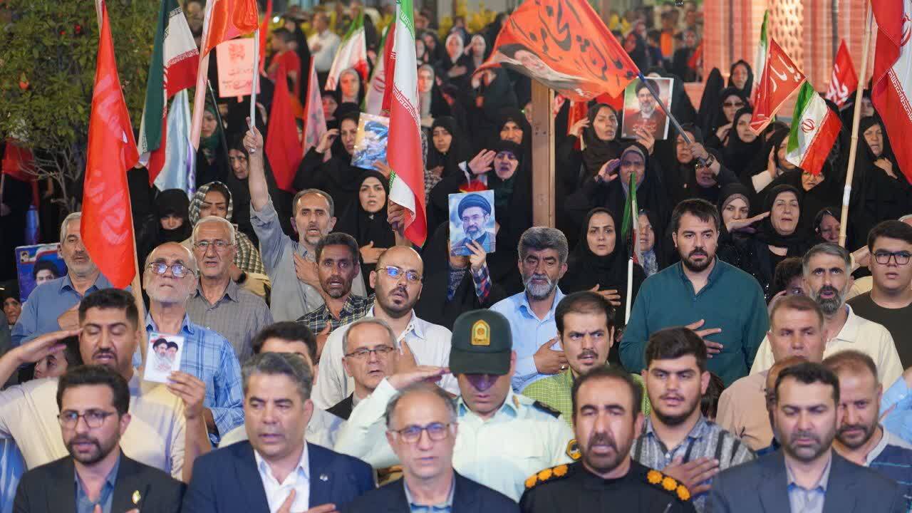 جمعیت مردم در خیابان‌های خوی