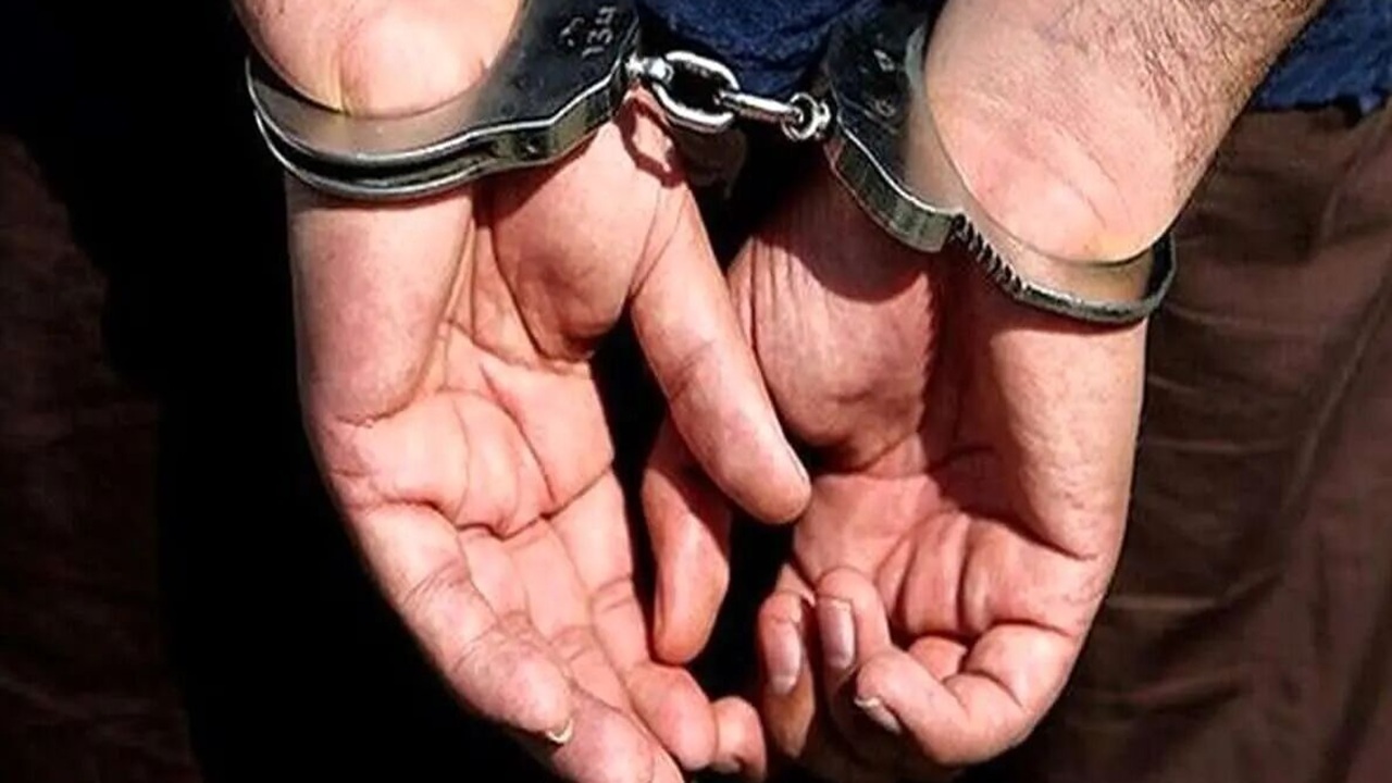 فرد مسلح به چاقو در داروخانه ایوانکی شناسایی و دستگیر شد