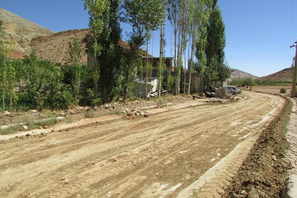 جهادگران بسیجی البرز بیش از ۴۰ روستا را آسفالت کردند